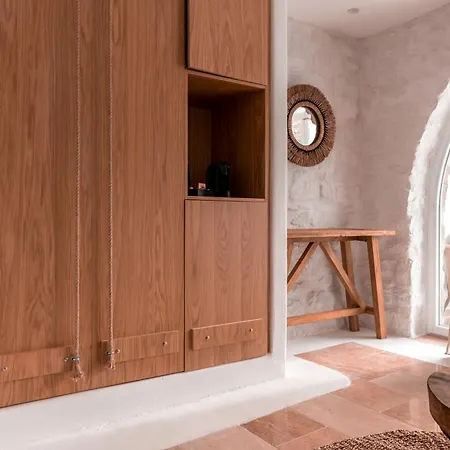 Senses Luxury & Ξενοδοχείο με διαμερίσματα 5*